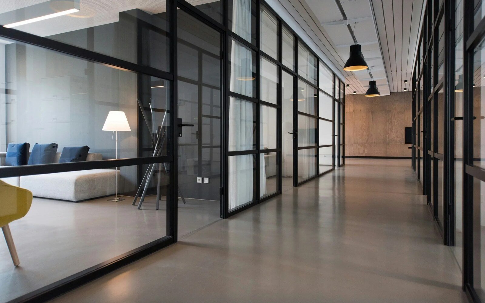 Glass Partition Installation Cost in Dubai: The Main Variables