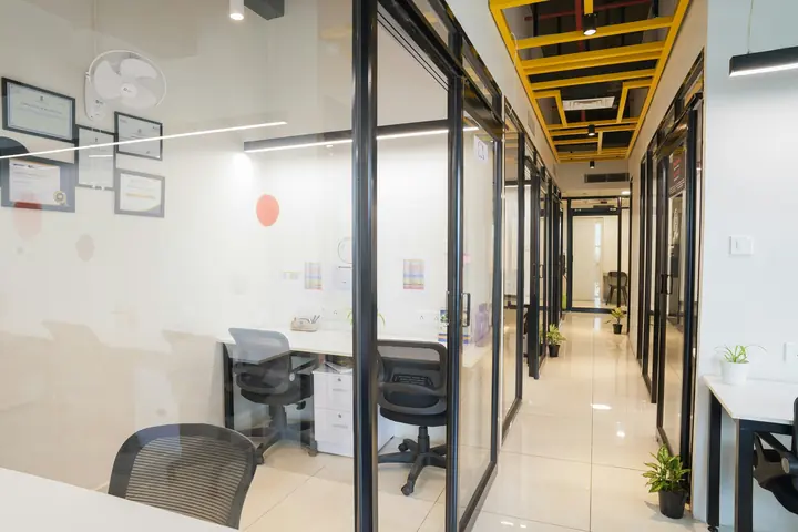 Glass partition and meeting room installation in Dubai — 035