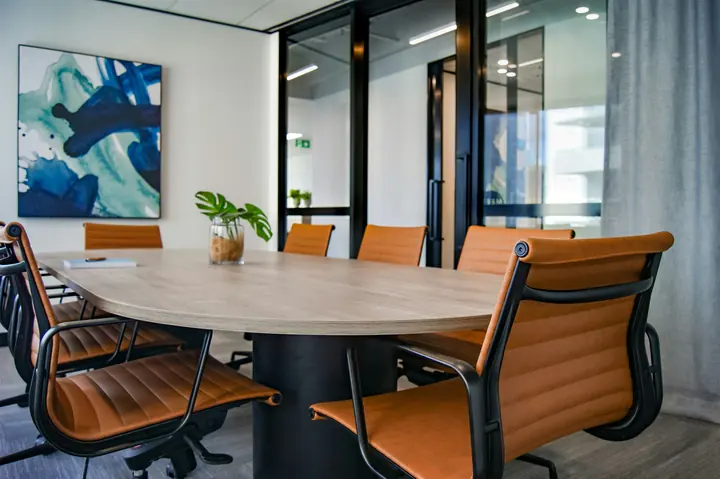 Glass partition and meeting room installation in Dubai — 080